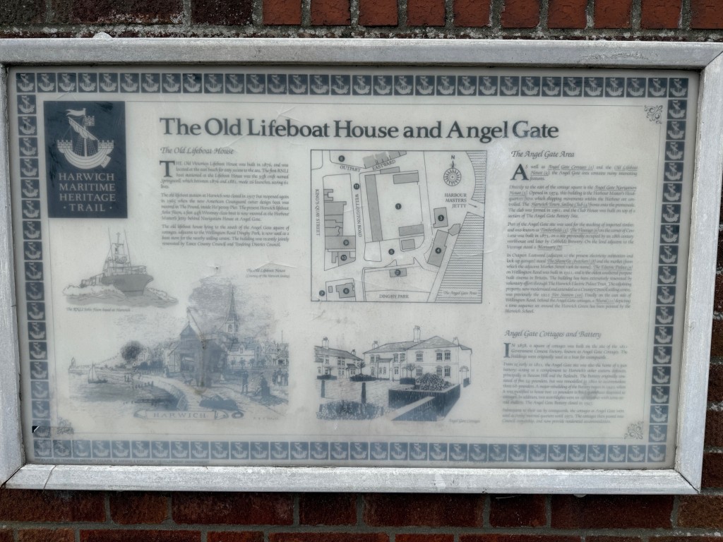 Lot: 110 - THREE-BEDROOM END-TERRACE COTTAGE FOR IMPROVEMENT - local historty for the area